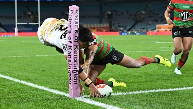 Deine Mariner scores an impressive try for the Broncos against the Rabbitohs.