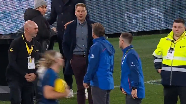 Luke Beveridge and Kane Cornes exchanged words on the boundary line before the Bulldogs' clash with the Cats.