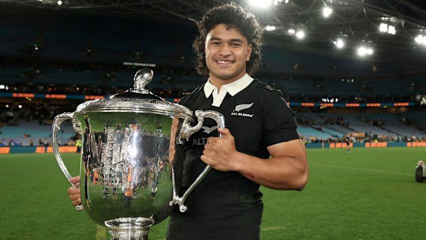 Wallace Sititi of the All Blacks celebrates with the Bledisloe Cup.
