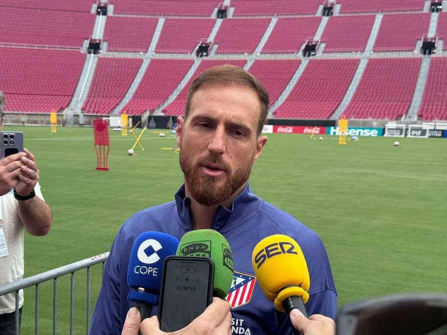 Jan Oblak speaking to the media Jan Oblak speaking to the media