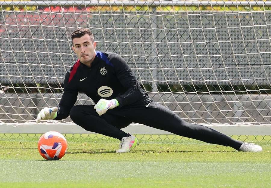 Inaki Pena trains with FC Barcelona at the Joan Gamper Sports City before the LaLiga match against Real Betis Inaki Pena trains with FC Barcelona at the Joan Gamper Sports City before the LaLiga match against Real Betis