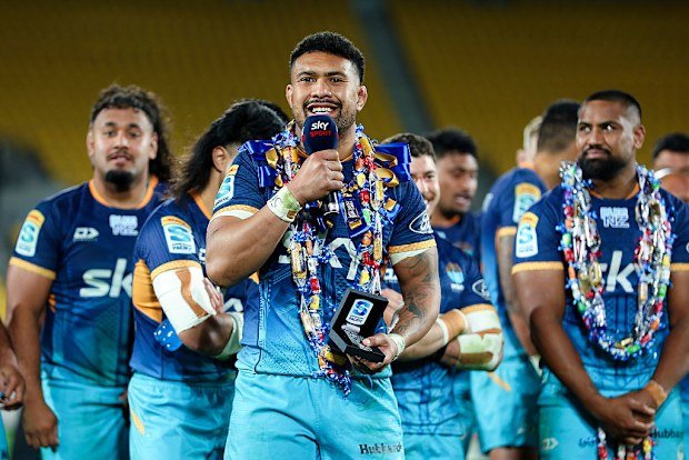 Ardie Savea of Moana Pasifika speaks after receiving the 2025 player of the year award in Wellington.