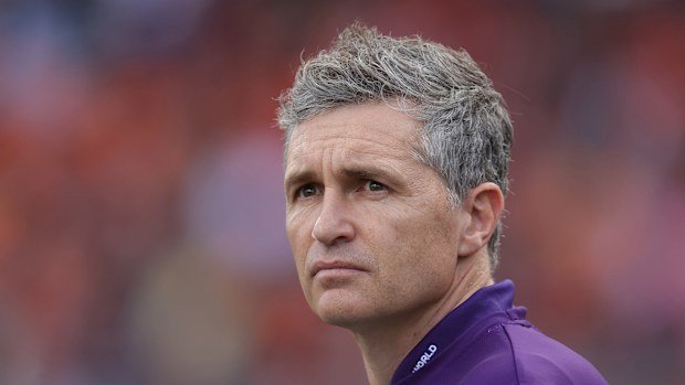 Justin Longmuir, Senior Coach of the Dockers looks on during round 23.