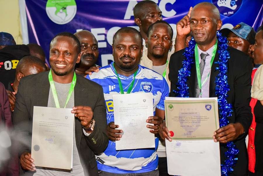 Boniface Ambani with his new team Boniface Ambani with his new team