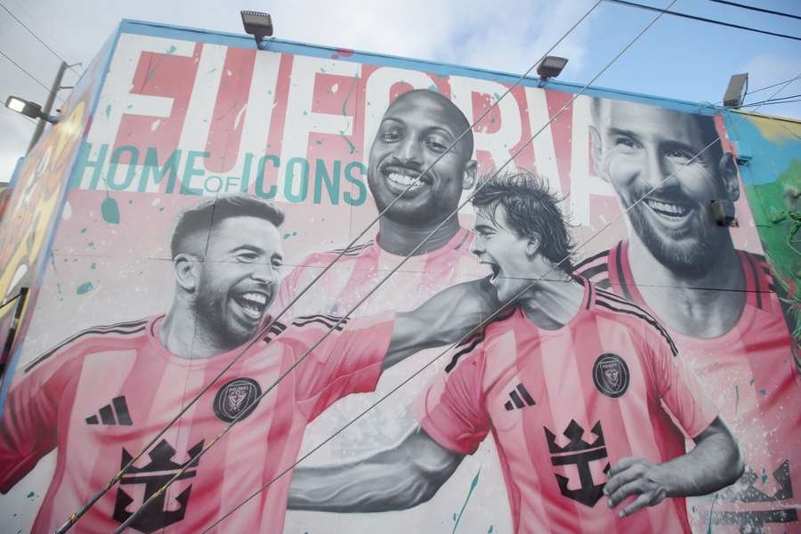 The 'Euforia' mural in Wynwood that overlooks the Yann Couvreur Café The 'Euforia' mural in Wynwood that overlooks the Yann Couvreur Café